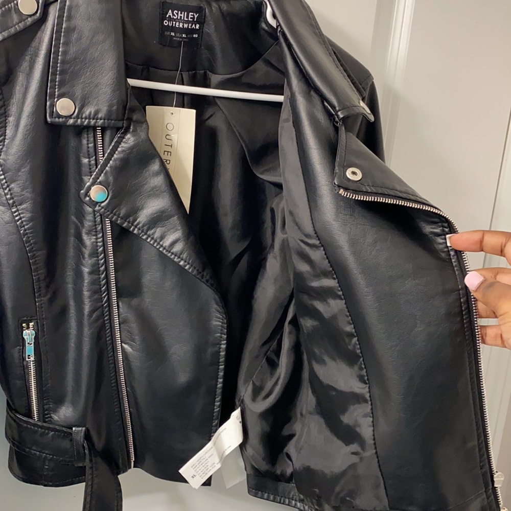Leather jacket - Picture 5 of 6